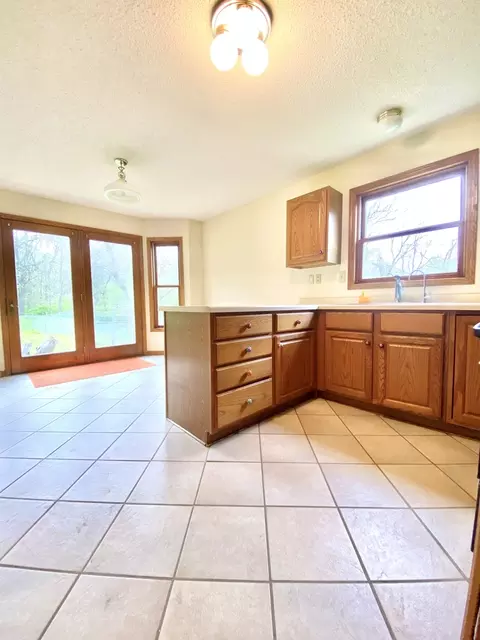 Kitchen - 1102 Lost Nation Rd, Dixon, IL 61021 photo 1 of 2
