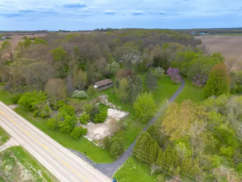 View/Area - 1102 Lost Nation Rd, Dixon, IL 61021 photo 3 of 4