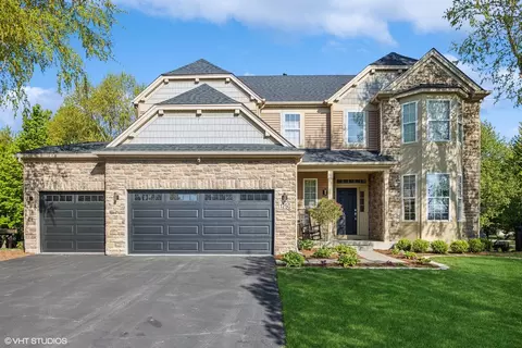 1250 Hall St, Sugar Grove, IL 60554