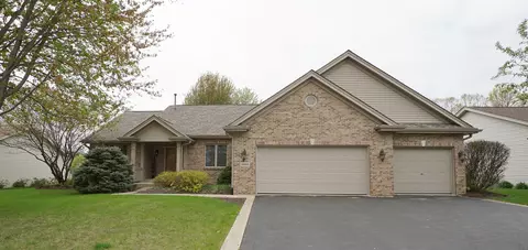 4699 Chandon Woods Dr, Cherry Valley, IL 61016