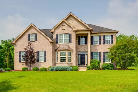 2550 Bayswater Cir, Gurnee, IL 60031