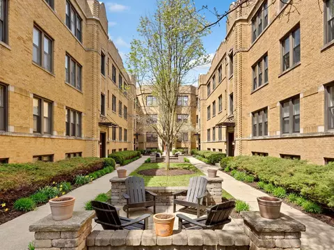 1358 W Estes Ave #2W, Chicago, IL 60626
