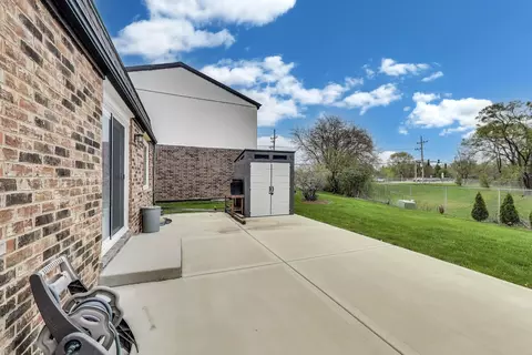 Exterior - 237 S Radcliffe Ave, Des Plaines, IL 60016 photo 3 of 3