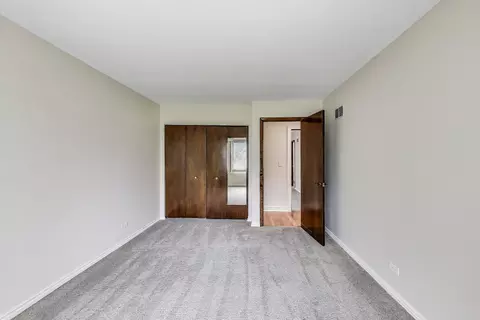 Bedroom - 237 S Radcliffe Ave, Des Plaines, IL 60016 photo 3 of 5