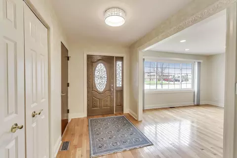 Entry Way - 237 S Radcliffe Ave, Des Plaines, IL 60016 photo 1 of 1