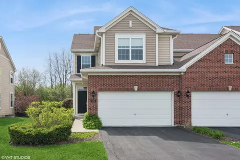 324 Buckingham Ct, Lombard, IL 60148
