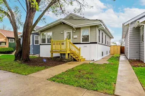5540 W Warwick Ave, Chicago, IL 60641