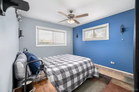 Bedroom - 55 Payson St, Hoffman Estates, IL 60169 photo 1 of 2