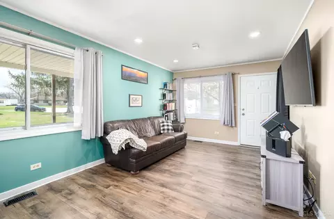 Other - 55 Payson St, Hoffman Estates, IL 60169 photo 1 of 6