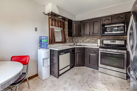 Kitchen - 7720 Lorel Ave, Burbank, IL 60459 photo 1 of 2