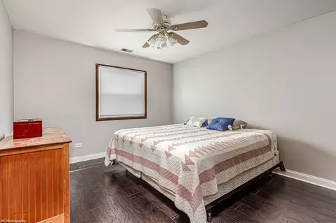 Bedroom - 7720 Lorel Ave, Burbank, IL 60459 photo 4 of 5