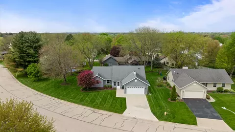 401 Deer Chase, Dixon, IL 61021 photo 2