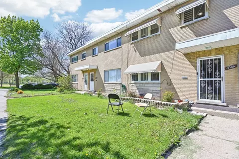 7303 N Campbell Ave #A, Chicago, IL 60645