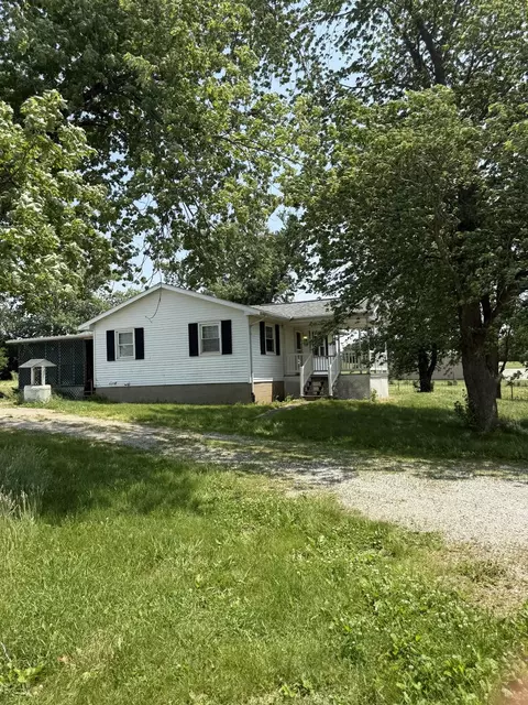 1864 County Road 600 Rd, Sidney, IL 61877