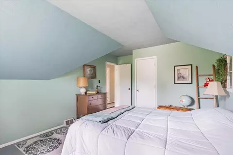 Bedroom - 816 E Olive St, Bloomington, IL 61701 photo 6 of 7