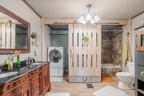 Bath - 816 E Olive St, Bloomington, IL 61701 photo 1 of 2
