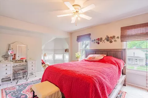 Bedroom - 816 E Olive St, Bloomington, IL 61701 photo 2 of 7
