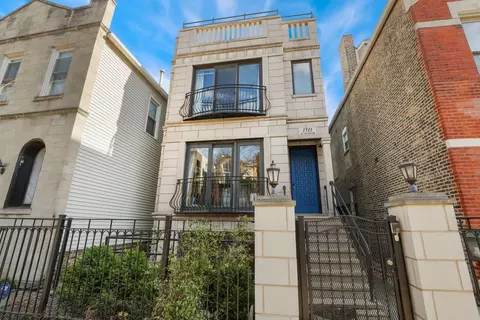 1511 W Superior St, Chicago, IL 60642