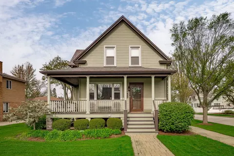 220 N Myrtle Ave, Elmhurst, IL 60126