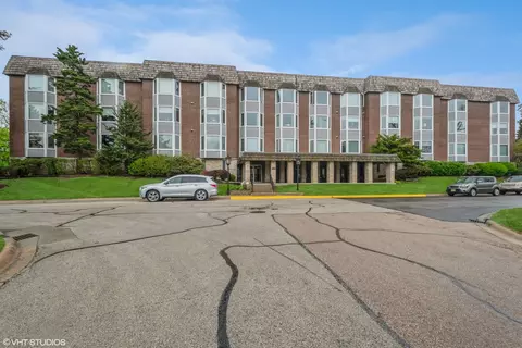 2400 W Archbury Ln #3E, Park Ridge, IL 60068