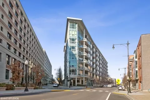 845 N Kingsbury St #201, Chicago, IL 60610