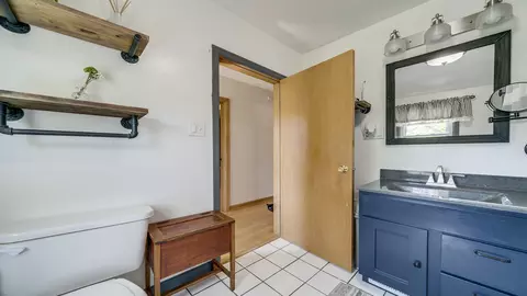 Bath - 1008 Mary Ave, Dixon, IL 61021 photo 1 of 4