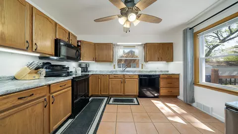 Kitchen - 1008 Mary Ave, Dixon, IL 61021 photo 2 of 4