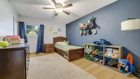Bedroom - 1008 Mary Ave, Dixon, IL 61021 photo 3 of 5