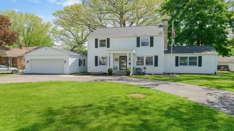 1008 Mary Ave, Dixon, IL 61021