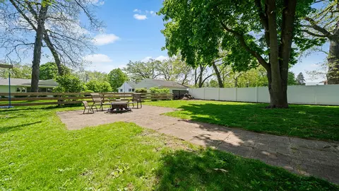 Exterior - 1008 Mary Ave, Dixon, IL 61021 photo 7 of 10