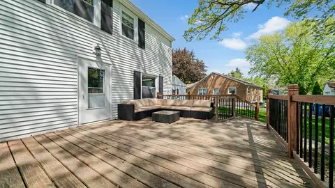 Exterior - 1008 Mary Ave, Dixon, IL 61021 photo 4 of 10
