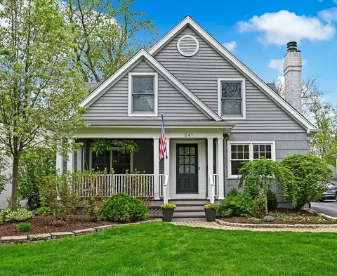 541 N Vine St, Hinsdale, IL 60521