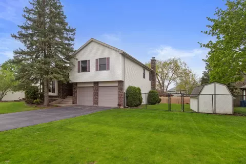 759 Dunmore Ln, Bartlett, IL 60103