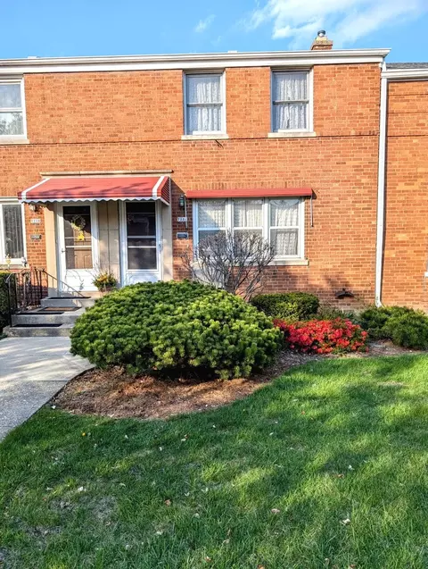 7224 W Summerdale Ave, Chicago, IL 60656