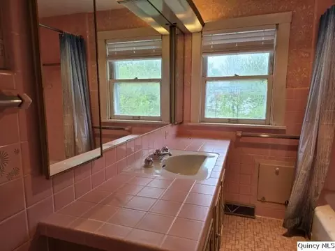 242 Main St, Carthage, IL 62321 photo 21
