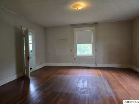 242 Main St, Carthage, IL 62321 photo 10