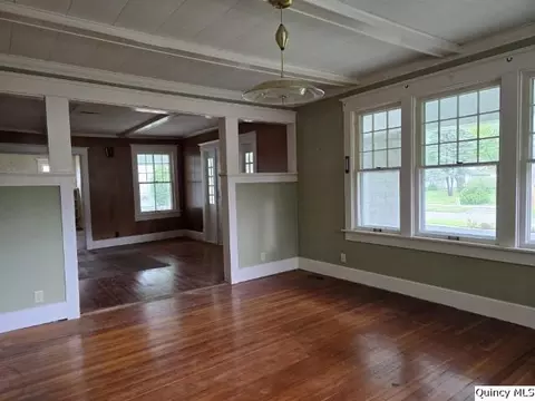 242 Main St, Carthage, IL 62321 photo 4
