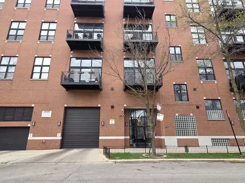 1934 N Washtenaw Ave #407, Chicago, IL 60647
