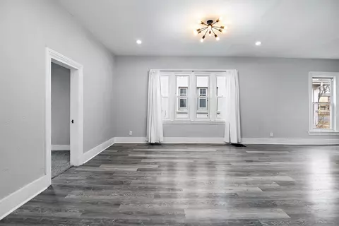 Living - 215 S Chicago Ave, Kankakee, IL 60901 photo 5 of 6