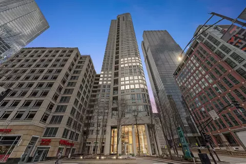 345 N La Salle Dr #1205, Chicago, IL 60610