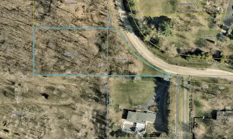 27247 W Nippersink Rd, Fox Lake, IL 60020