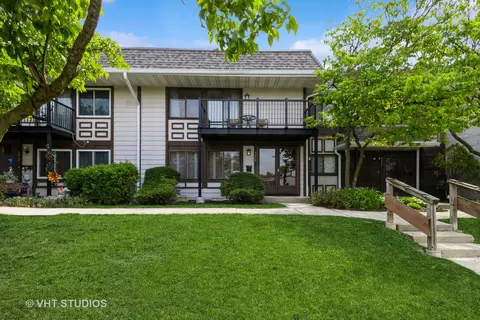 5608 Court Leona Ct, Hanover Park, IL 60133