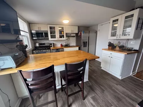 1740 Ardwick Dr, Hoffman Estates, IL 60169 photo 8