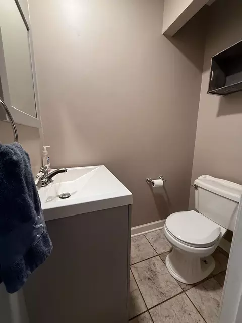 1740 Ardwick Dr, Hoffman Estates, IL 60169 photo 9