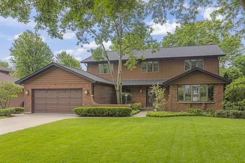 22 W281 Mccarron Rd, Glen Ellyn, IL 60137