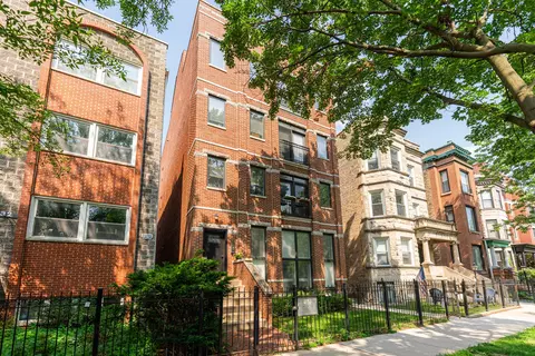 3736 N Fremont St #2, Chicago, IL 60613