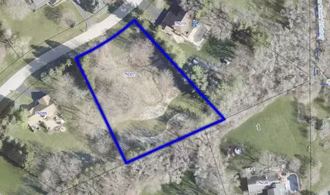 7 N307 Falcons Trl, Saint Charles, IL 60175