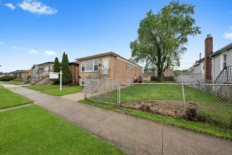 Exterior - 7619 W 63rd Pl, Summit, IL 60501 photo 1 of 4
