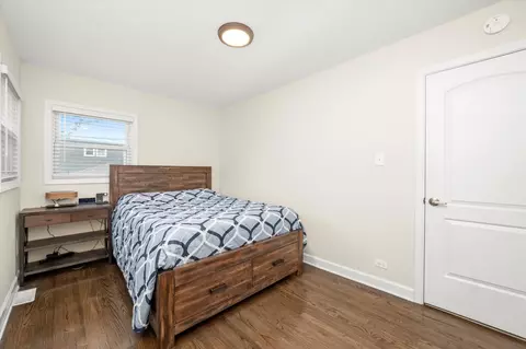 Bedroom - 7619 W 63rd Pl, Summit, IL 60501 photo 2 of 4