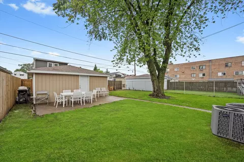 Exterior - 7619 W 63rd Pl, Summit, IL 60501 photo 4 of 4